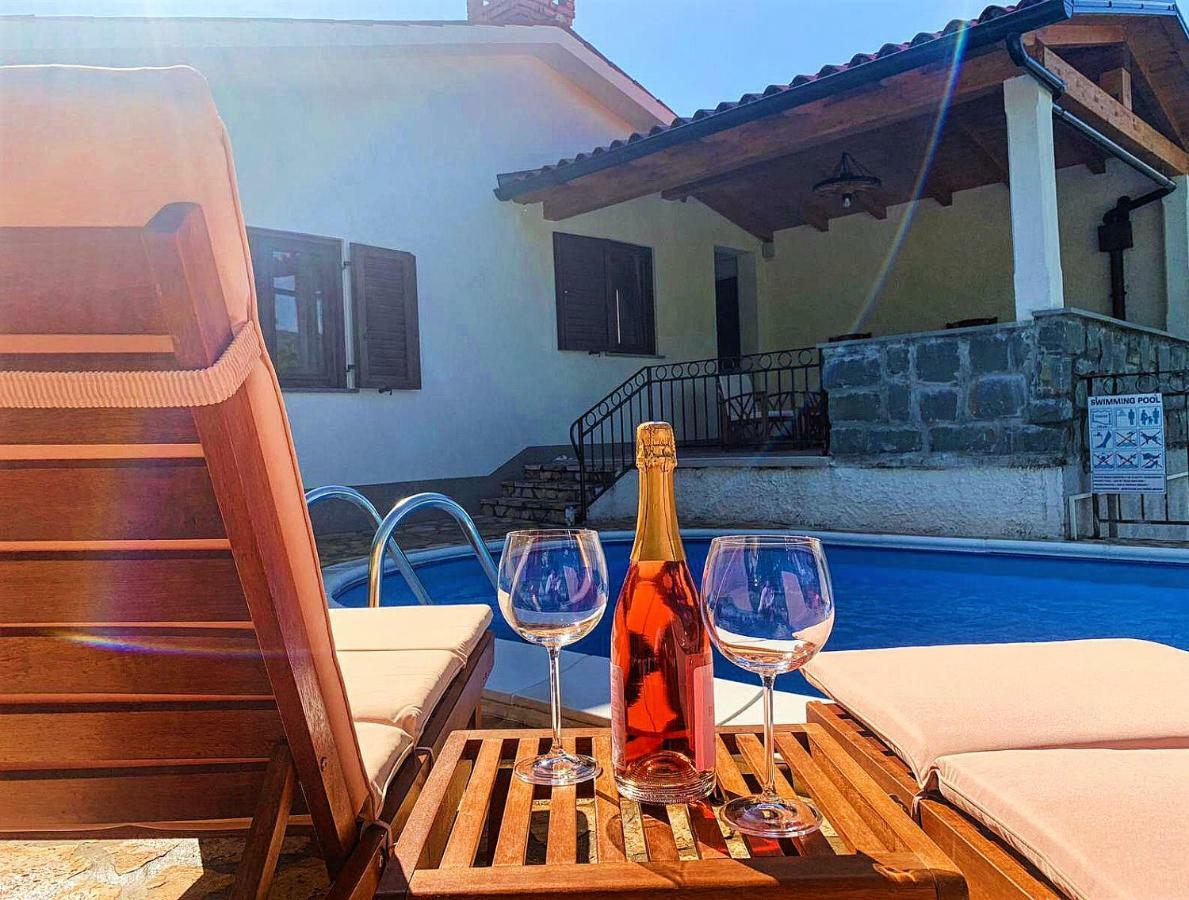 Holiday Home Deni Roč Εξωτερικό φωτογραφία